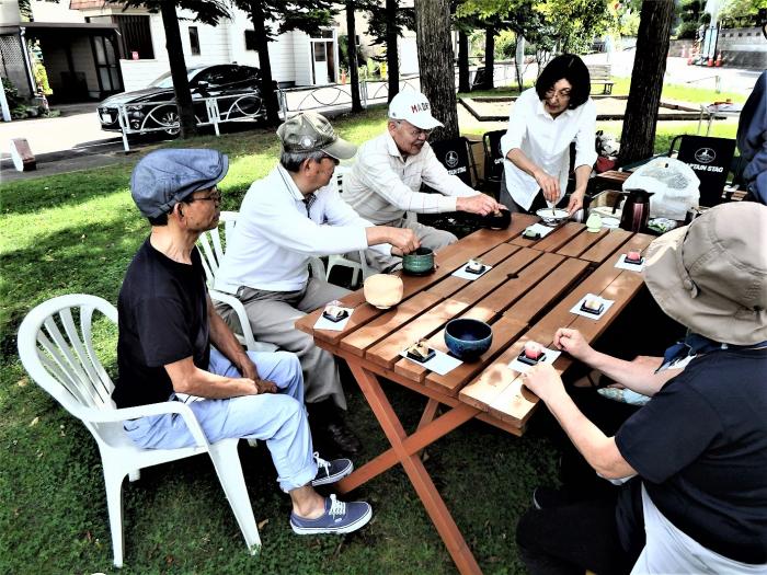 審査員特別賞（タイトル「抹茶を立てる男衆」）