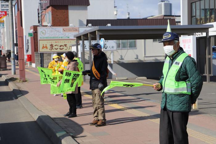 交通安全街頭啓発の様子