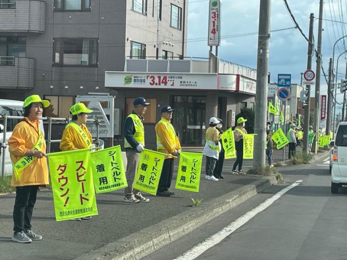 交通安全街頭啓発の様子