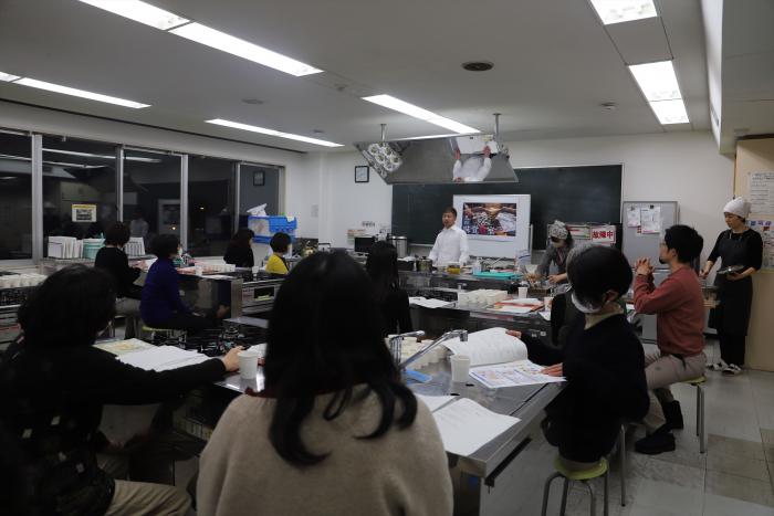 調理デモンストレーションの様子