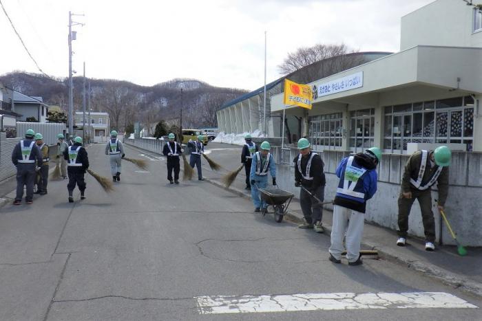 通学路清掃の様子