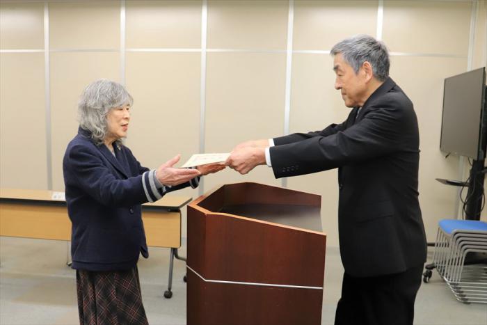 表彰状授与の様子