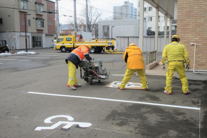 白線工事の様子1