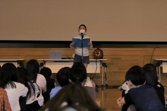 児童代表による決意表明の様子