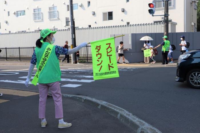 交通安全街頭啓発の様子