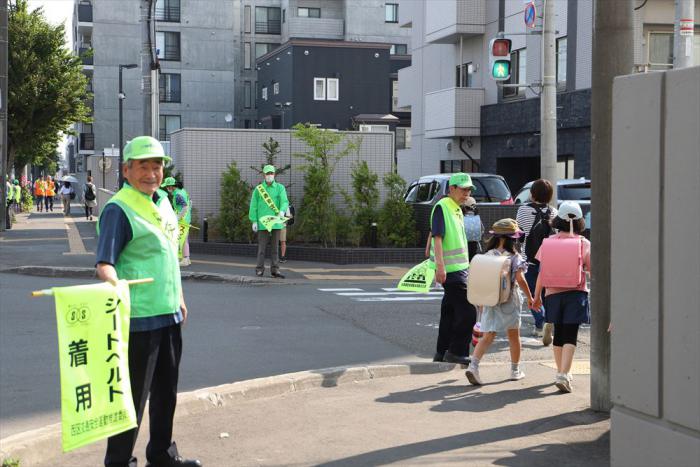 交通安全街頭啓発の様子