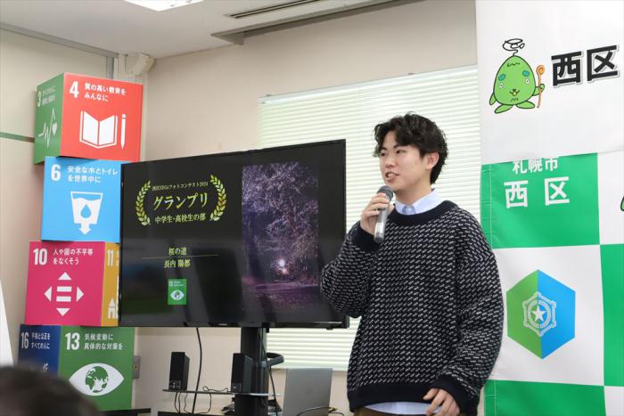 中学生・高校生の部グランプリ受賞者のコメントの様子