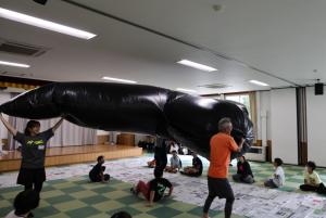 実物大のくじらのしっぽ