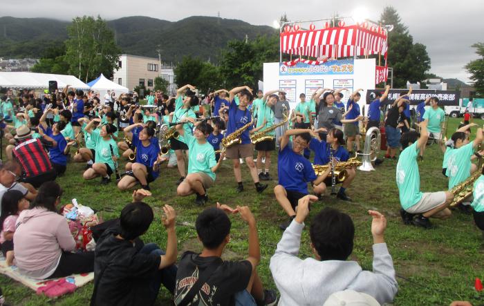 札幌国際情報高校吹奏楽部による演奏
