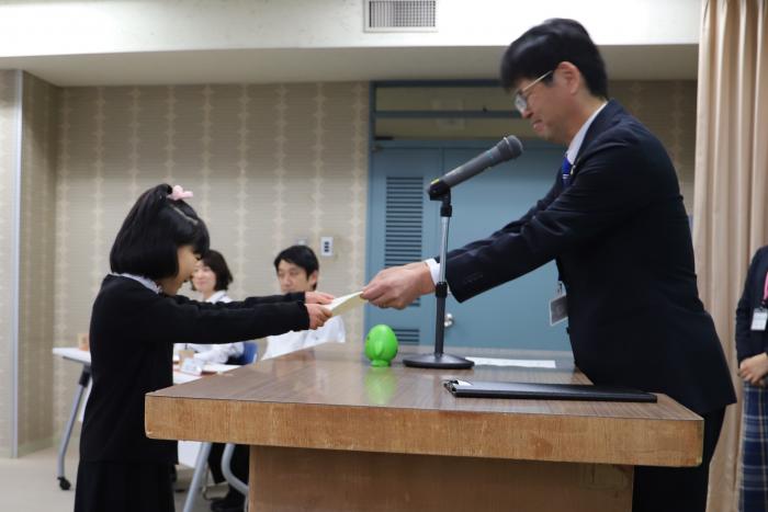 表彰状授与の様子_1