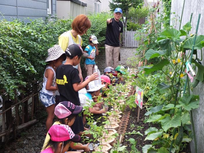 保育園児によるバイオブロックづくり