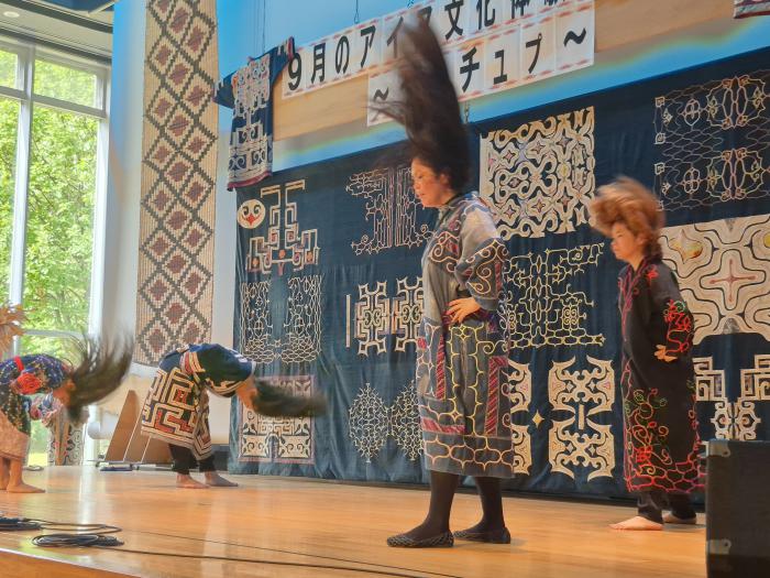 アイヌ古式舞踊