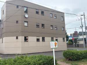 190022_橋本電気工事_外壁時計設置・ＡＥＤ標示