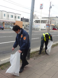 190033_ニッコー保障_ゴミ拾い