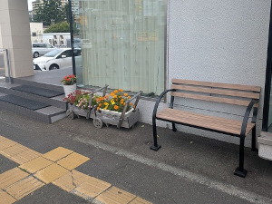 210012_中井聖建設_休憩用ベンチの設置