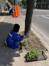 宅商グループ_2023_花植え