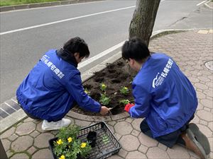 220008_札幌宅商グループ本部_花植え活動