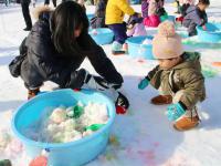 雪色遊びの様子