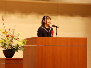 3年生の部最優秀賞・細川さんの発表の様子
