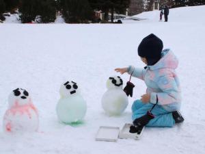 色雪遊びの様子その1