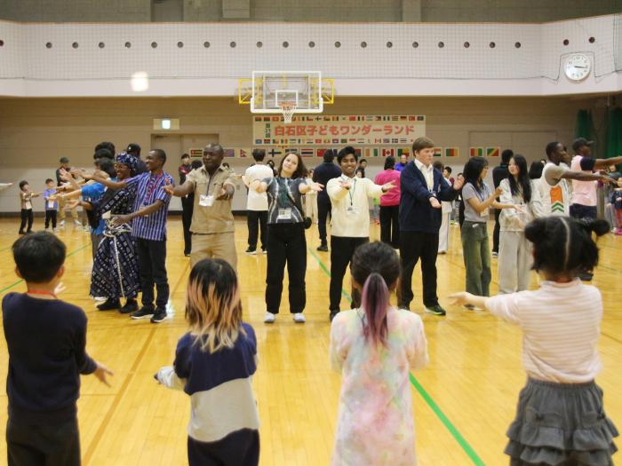 マカレナダンスの様子2