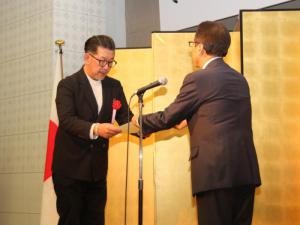 表彰状授与の様子