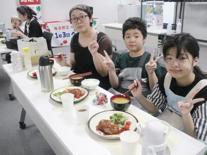 試食の様子