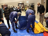 組み立て式水槽作成の様子