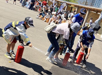 R6こどもまつり消火体験