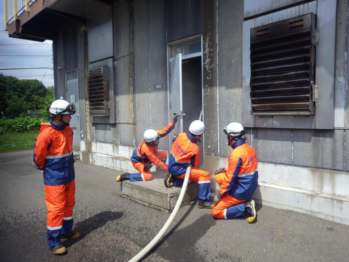 室内進入前放水