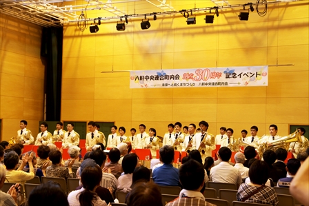 写真:はちけん地区センターでの演奏会の様子