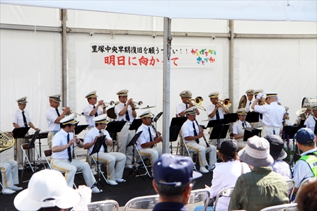 写真:令和元年里塚中央早期復旧を願う集いでの演奏