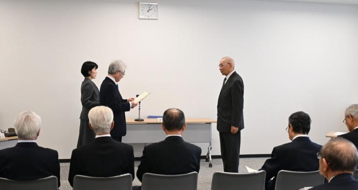 令和7年度札幌防火委員会連合会表彰式で表彰されている様子