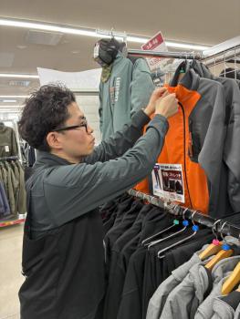 店舗で働く様子の画像3