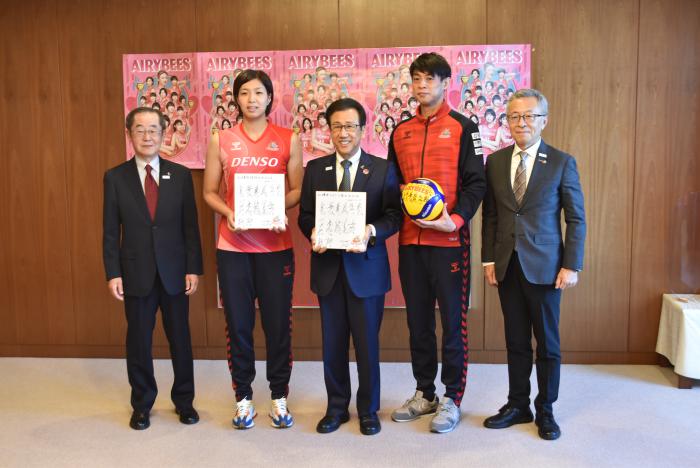 デンソーエアリービーズ表敬訪問（令和4年11月11日）