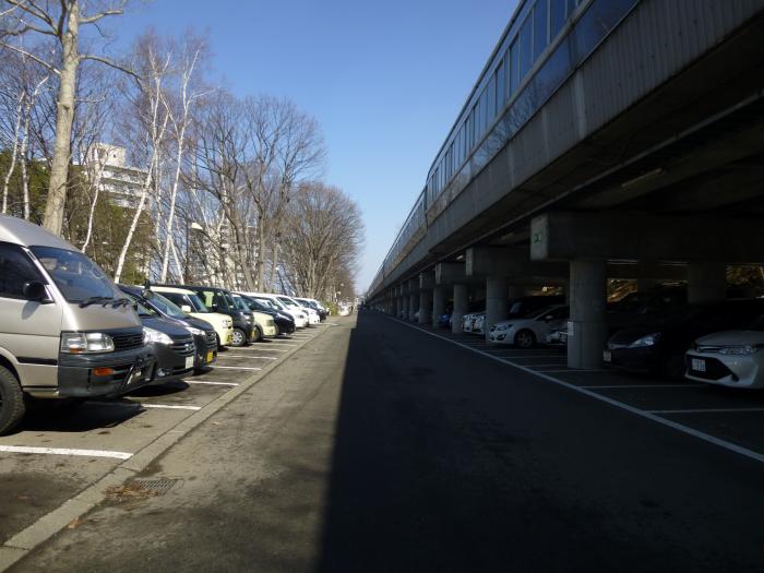 地下鉄真駒内駐車場の場内写真