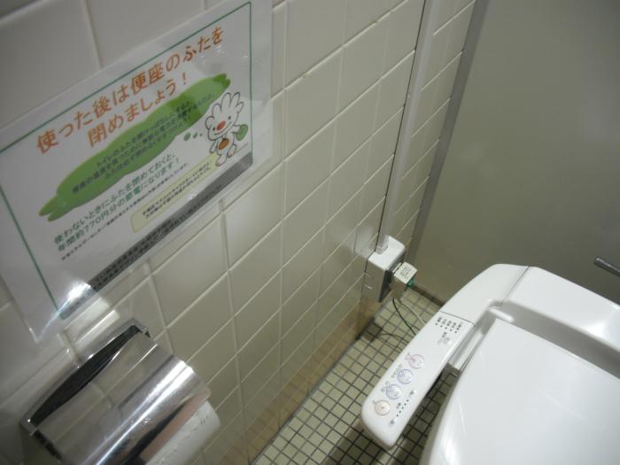 手稲区民センターのトイレの個室にある、ていぬエコプロジェクトのPRの貼り紙の画像