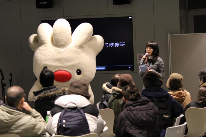 札幌駅前通り地下歩行空間で手稲区のPRをする、ていぬの画像