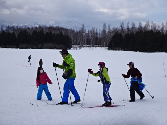 写真3:歩くスキーの様子