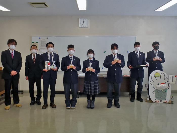 写真3:贈呈式の様子