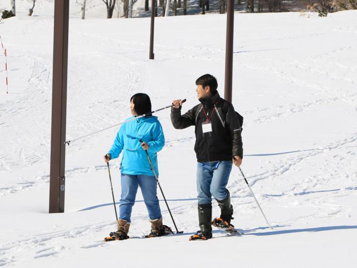 写真3:歩くスキーやスノーシューを楽しむ参加者の様子