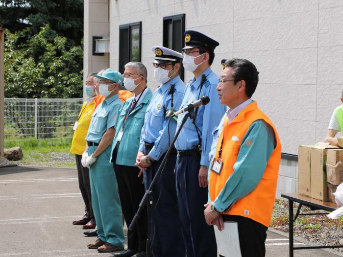 挨拶をする高久区長