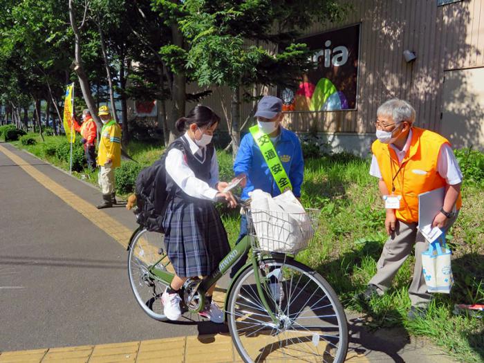 街頭啓発の様子2