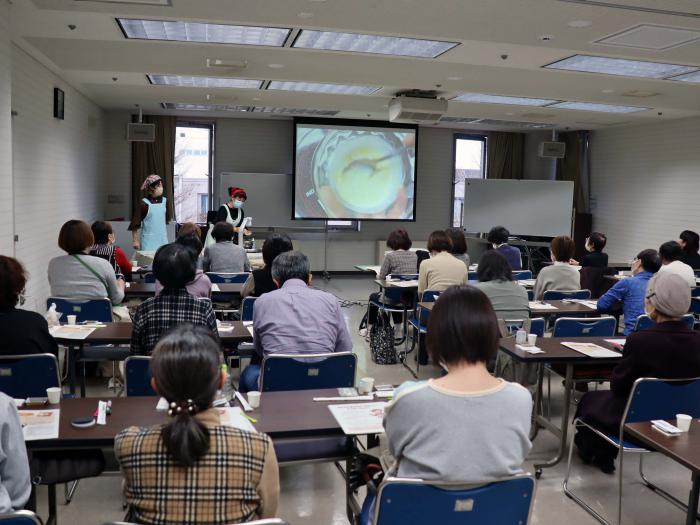 調理デモンストレーションの様子2