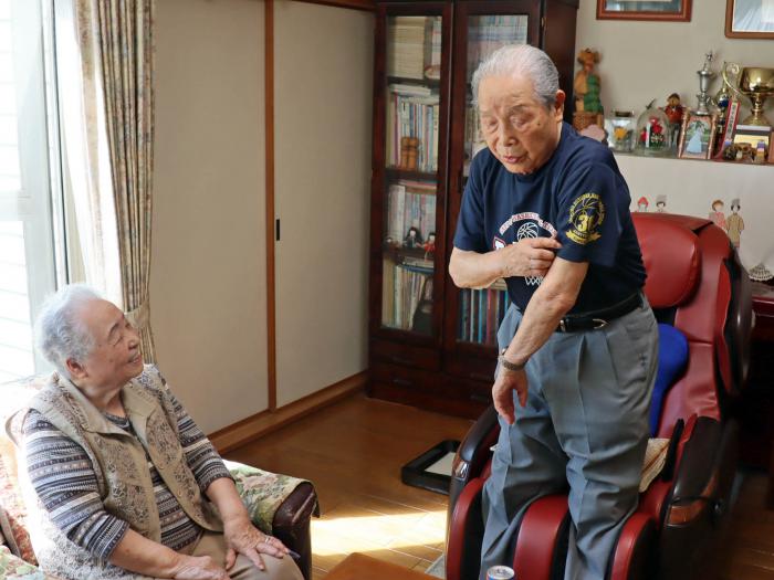 ロートルズ結成30周年の記念ユニフォームを着た在間さん