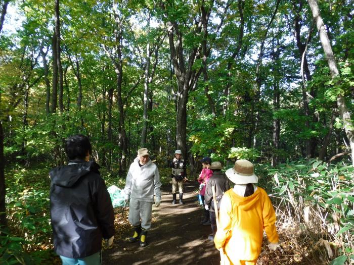 令和元年度稲穂ひだまり公園秋の大掃除の様子6