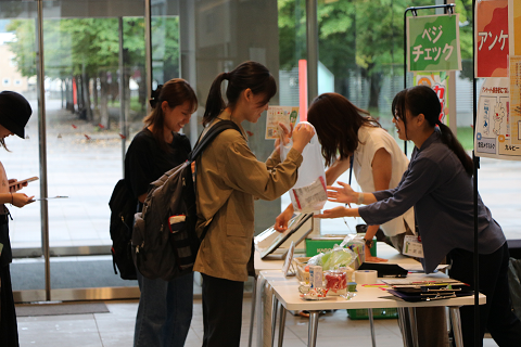 北海道科学大学構内での食育イベントの様子