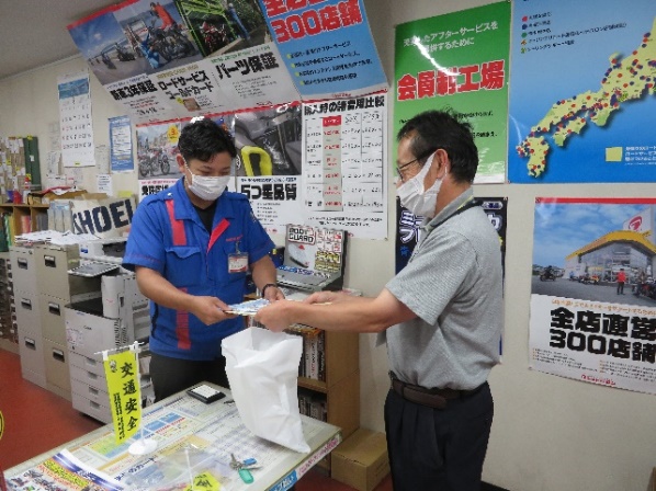 バイクの日店頭啓発1
