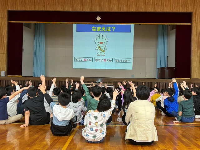 小学校での交通安全教室の様子1