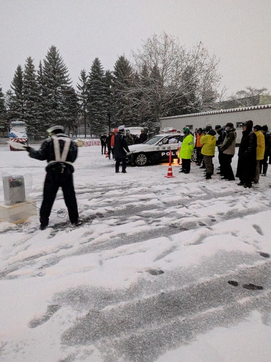 ていねプール駐車場での視認性実験の様子2